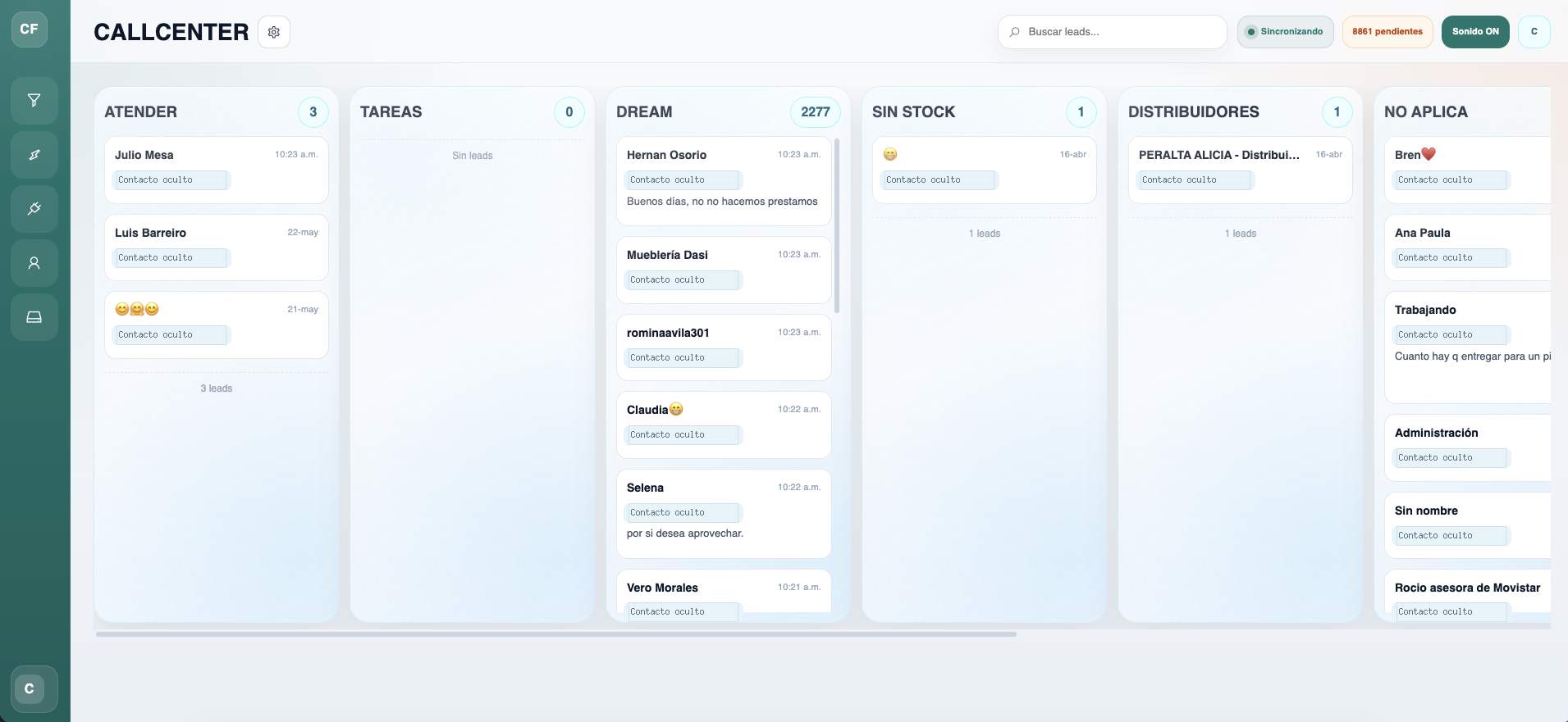 Vista de CRM comercial con tablero de leads y contactos censurados